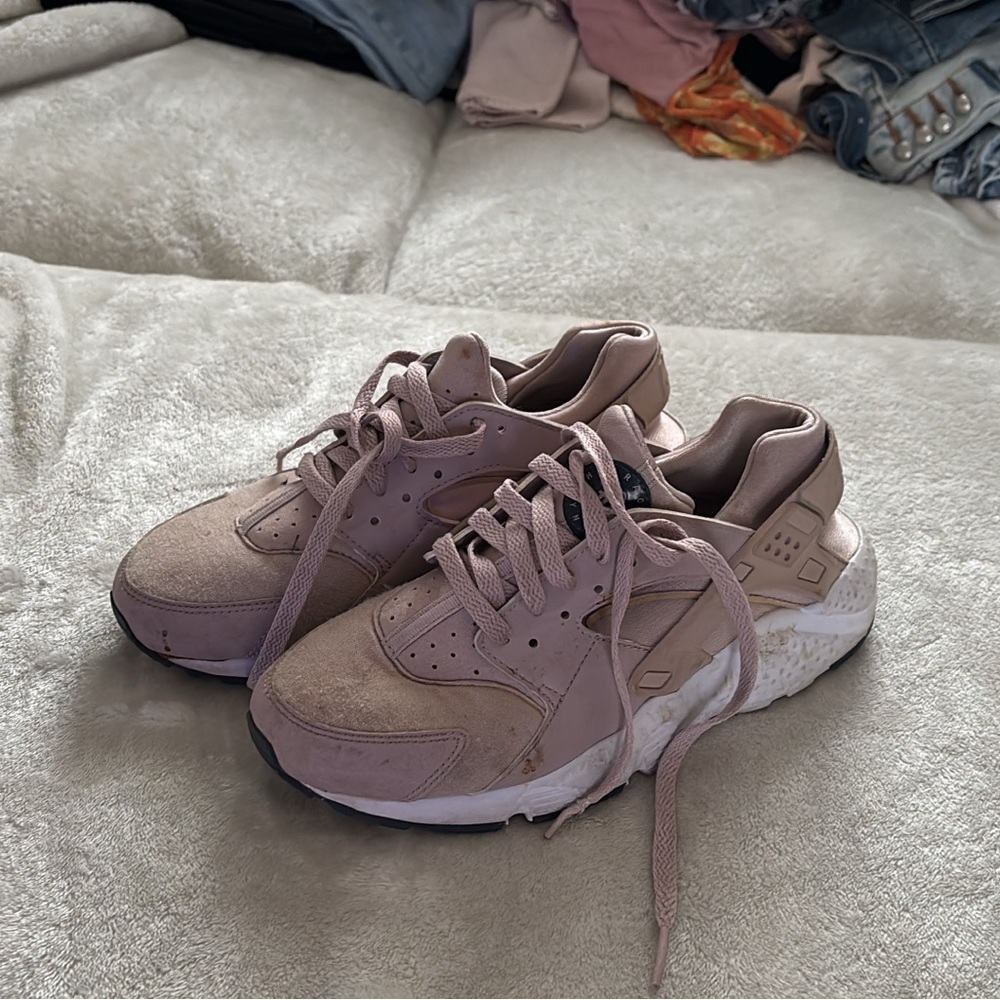 Nike Women's Blush Sneakers